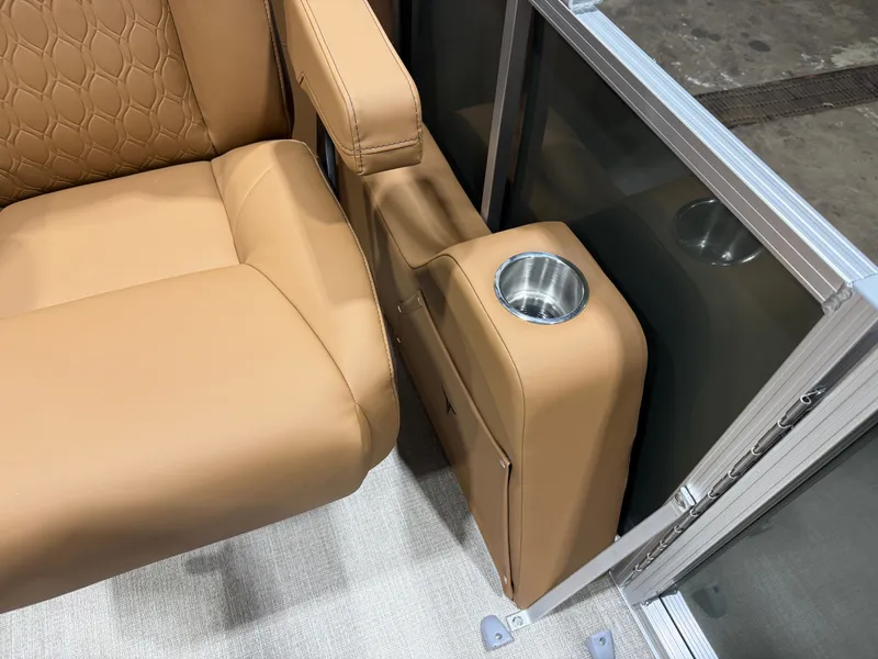 Slide: The Image of Tahoe LTZ 2385 Quad Lounge & Honda 4-Stroke EFI 2026 - 26