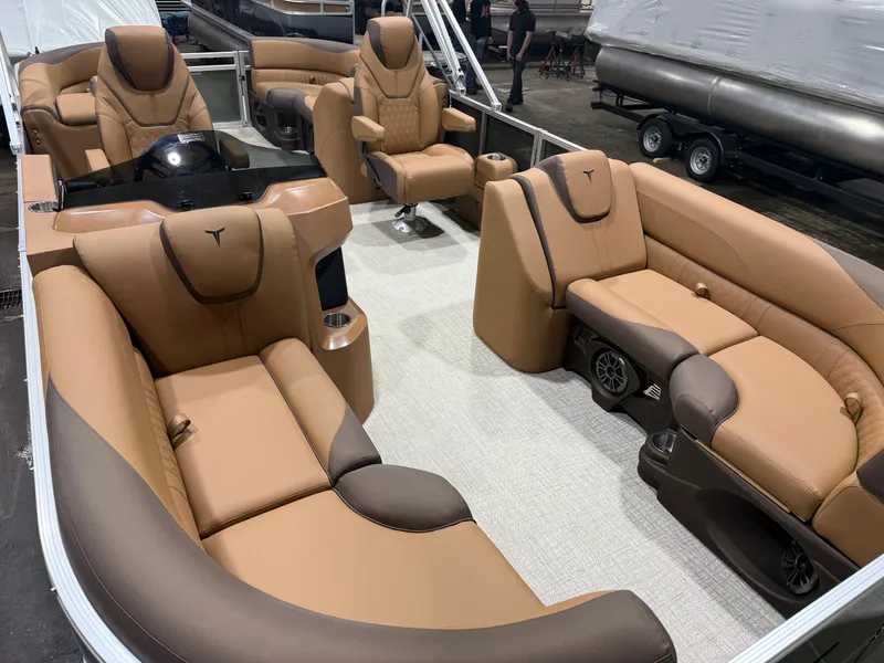 Slide: The Image of Tahoe LTZ 2385 Quad Lounge & Honda 4-Stroke EFI 2026 - 33