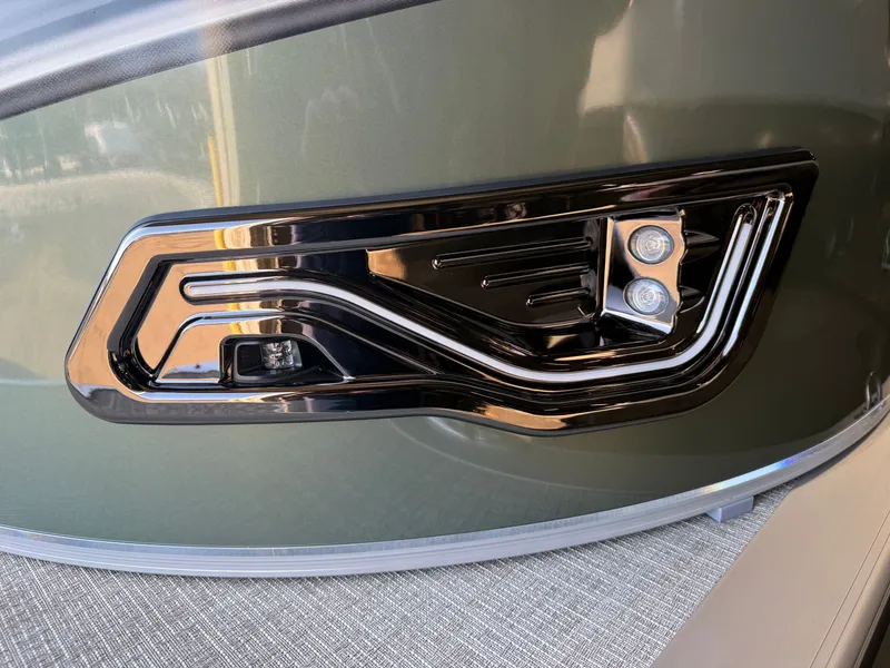 Slide: The Image of Tahoe LTZ 2385 Quad Lounge & Honda 4-Stroke EFI 2026 - 36