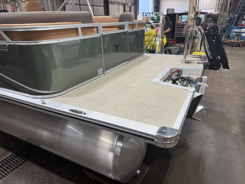 Slide: The Image of Tahoe LTZ 2385 Quad Lounge & Honda 4-Stroke EFI 2026 - 41