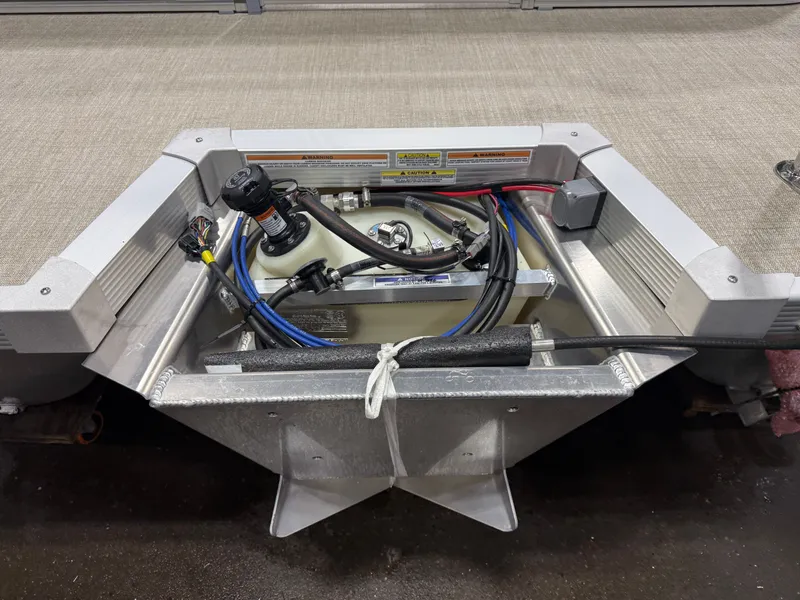 Slide: The Image of Tahoe LTZ 2385 Quad Lounge & Honda 4-Stroke EFI 2026 - 43