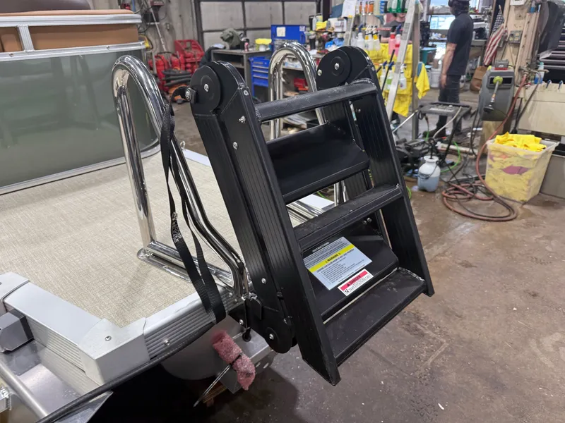 Slide: The Image of Tahoe LTZ 2385 Quad Lounge & Honda 4-Stroke EFI 2026 - 44