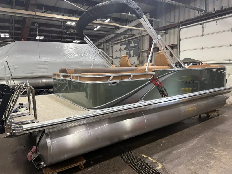 Slide: The Image of Tahoe LTZ 2385 Quad Lounge & Honda 4-Stroke EFI 2026 - 46