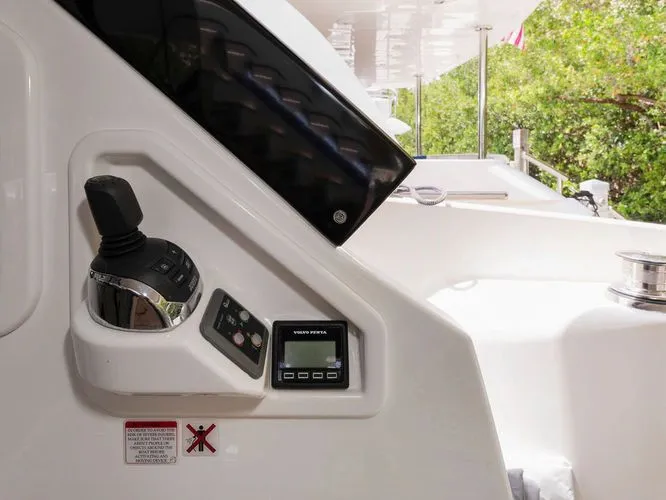 Slide: The Image of 2020 Absolute 62 Fly - Image 13 - 13