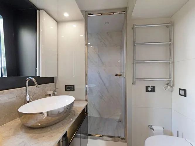 Slide: The Image of 2020 Absolute 62 Fly - Image 31 - 31