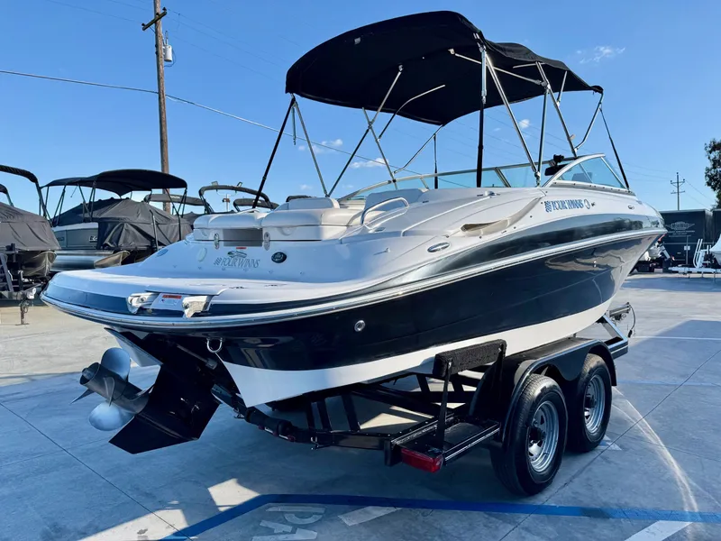 Slide: The Image of Four Winns 230 Horizon w/ Mercury 6.2L 2005 - 13