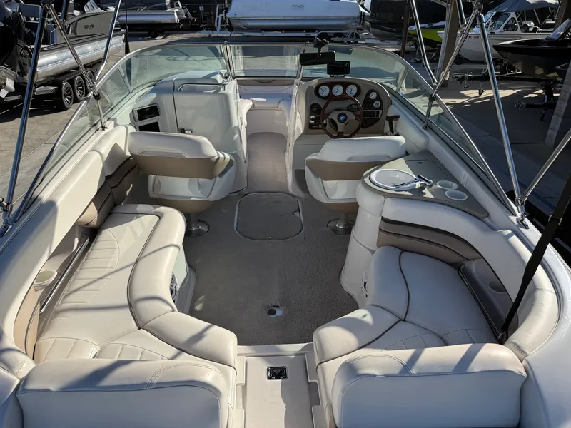 Slide: The Image of Four Winns 230 Horizon w/ Mercury 6.2L 2005 - 15