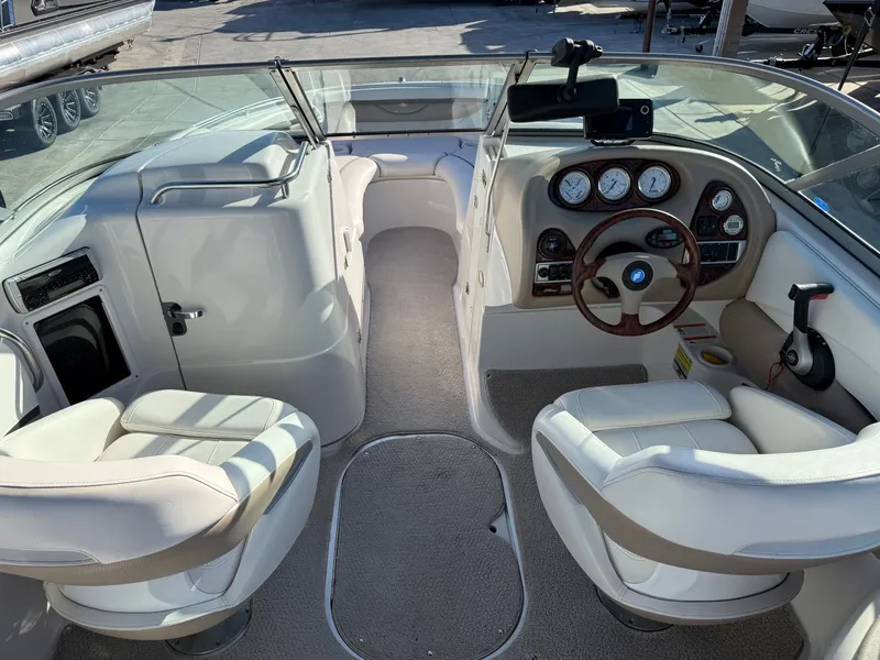 Slide: The Image of Four Winns 230 Horizon w/ Mercury 6.2L 2005 - 16