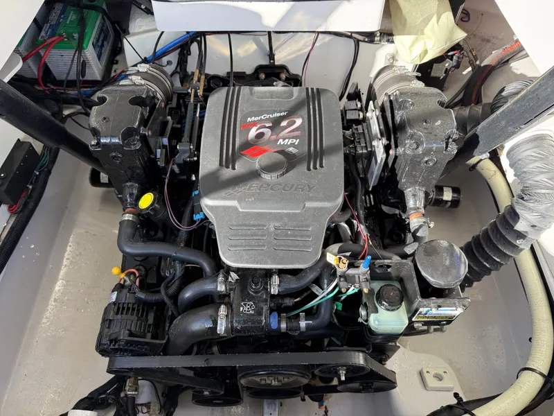 Slide: The Image of Four Winns 230 Horizon w/ Mercury 6.2L 2005 - 21