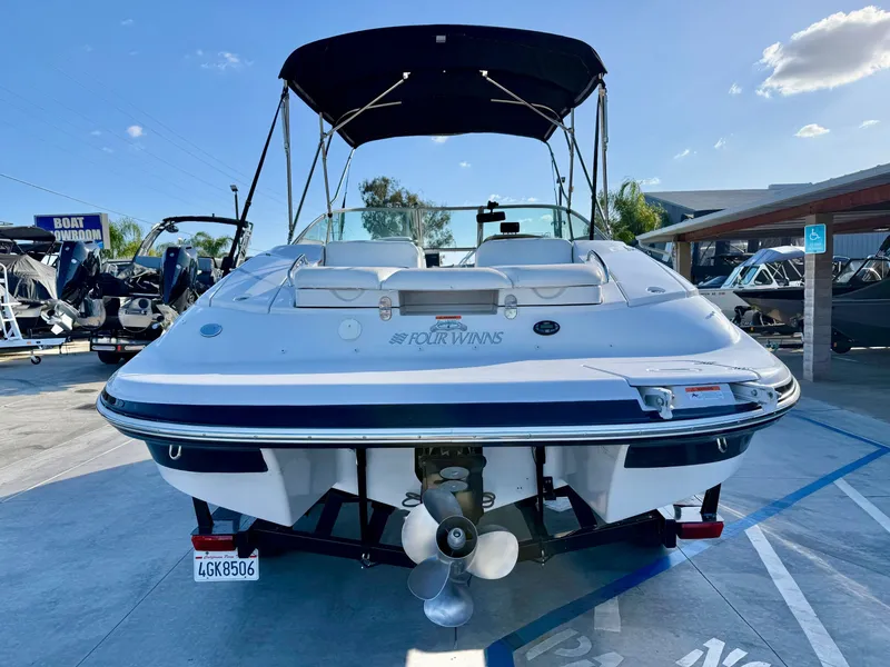 Slide: The Image of Four Winns 230 Horizon w/ Mercury 6.2L 2005 - 6