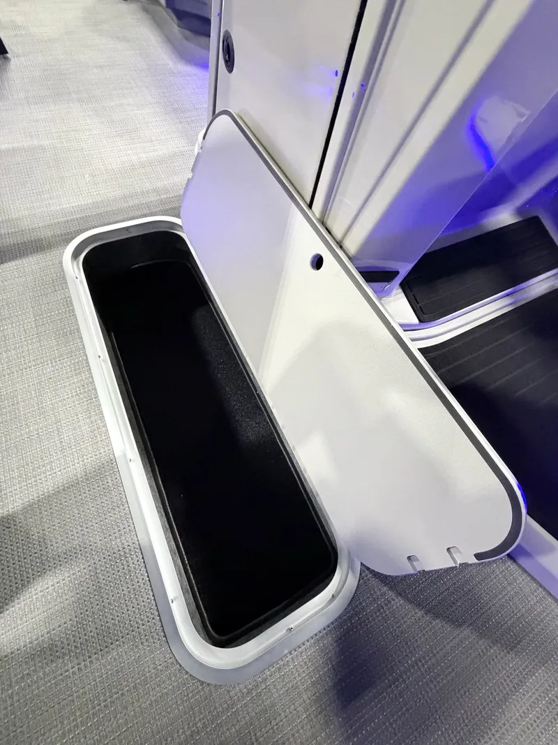 Slide: The Image of Sylvan X3 DLZ DH BAR 2026 - 23