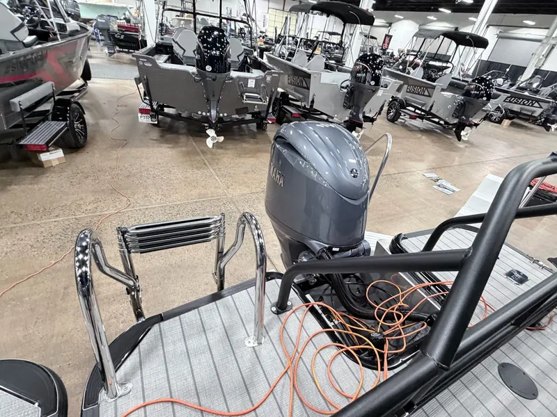 Slide: The Image of Sylvan X3 CLZ DH Mirage Tritoon 2026 - 5