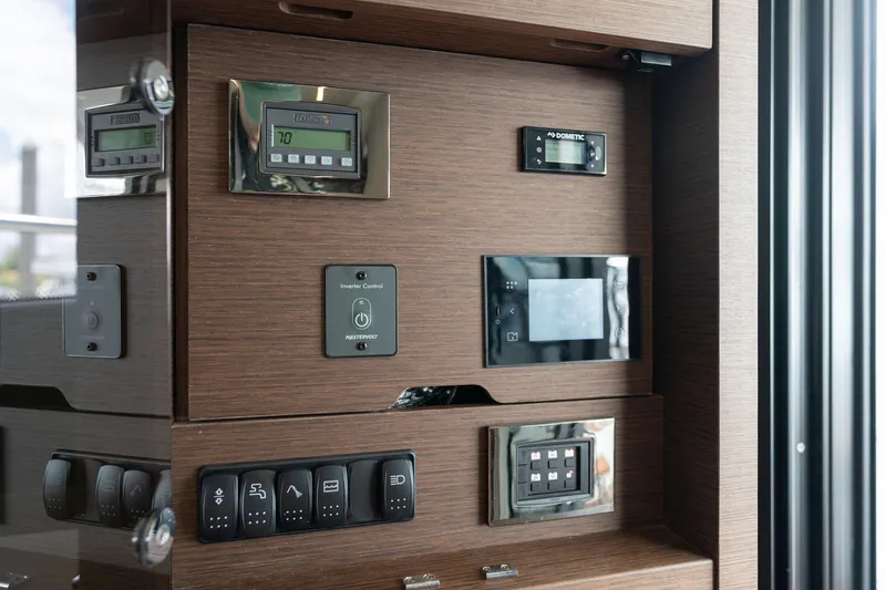 Slide: The Image of Prestige 520 2022 - 113