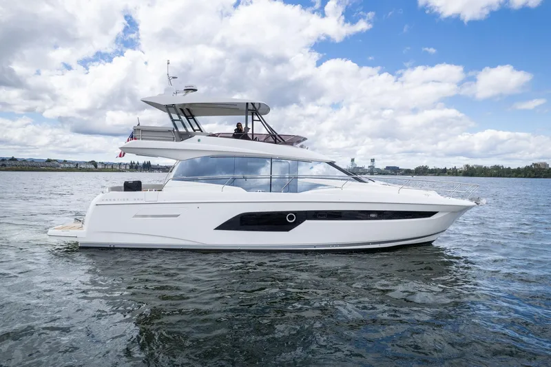 Slide: The Image of Prestige 520 2022 - 72