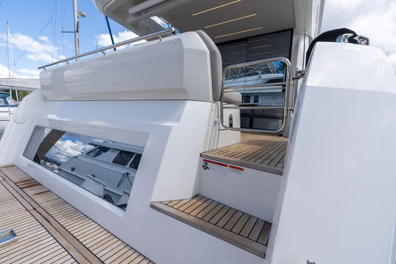 Slide: The Image of Prestige 520 2022 - 83