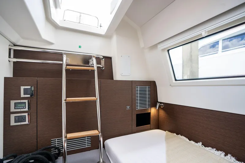 Slide: The Image of Prestige 520 2022 - 97