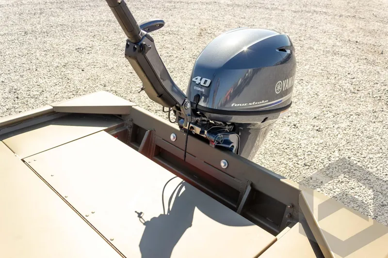 Slide: The Image of 2026 G3 Gator Tough 1652 VBW boat with Yamaha 40 horsepower outboard motor. - 22