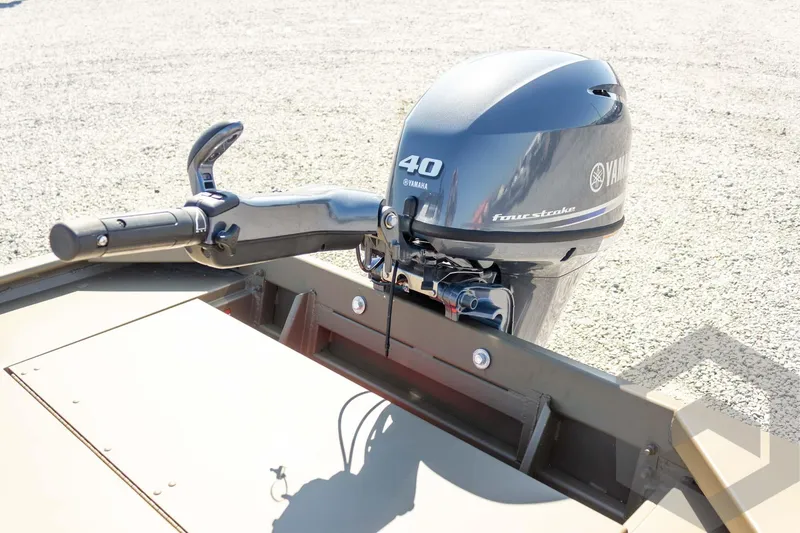 Slide: The Image of 2026 G3 Gator Tough 1652 VBW boat with Yamaha 40 horsepower outboard motor. - 24