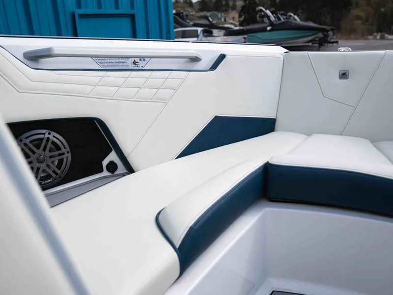 Slide: The Image of Nautique Super Air Nautique S21 2026 - 14