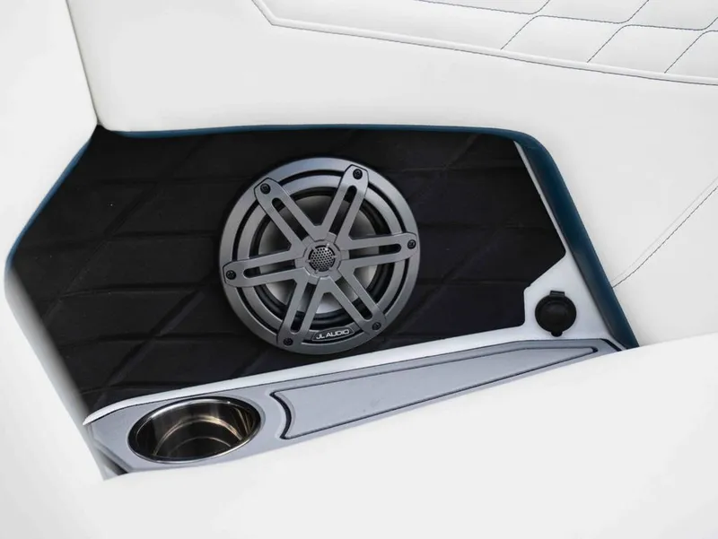 Slide: The Image of Nautique Super Air Nautique S21 2026 - 15