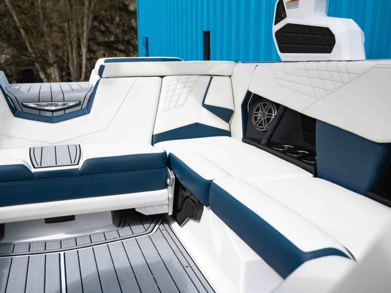 Slide: The Image of Nautique Super Air Nautique S21 2026 - 21