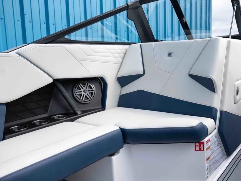 Slide: The Image of Nautique Super Air Nautique S21 2026 - 8