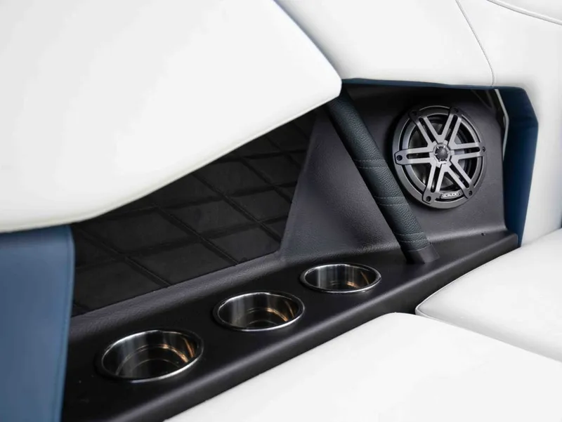 Slide: The Image of Nautique Super Air Nautique S21 2026 - 9