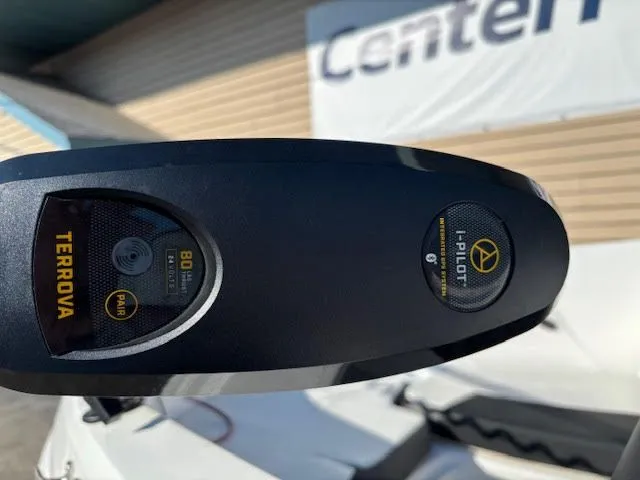 Slide: The Image of Tahoe 185S 2022 - 13