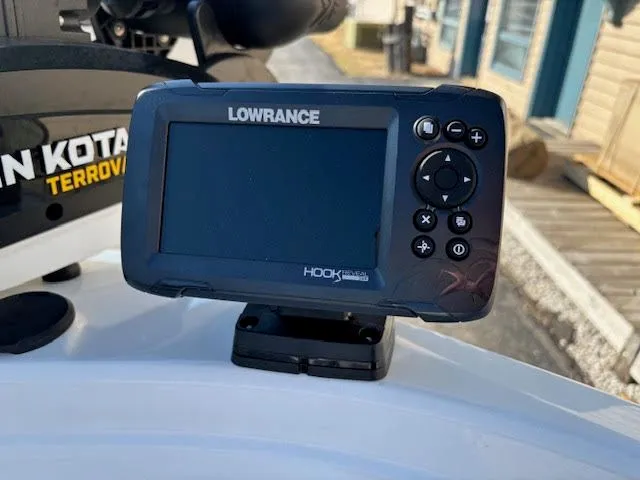 Slide: The Image of Tahoe 185S 2022 - 15