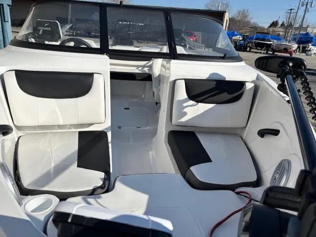 Slide: The Image of Tahoe 185S 2022 - 17