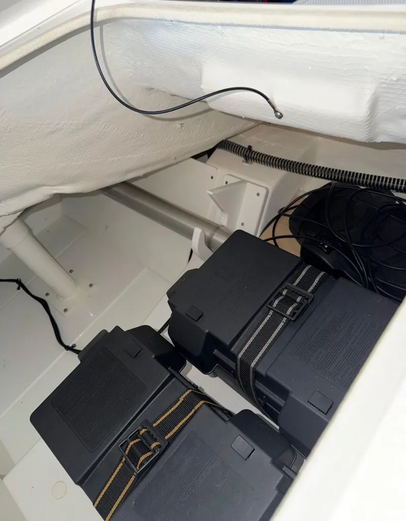 Slide: The Image of Tahoe 185S 2022 - 21