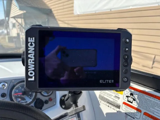 Slide: The Image of Tahoe 185S 2022 - 29