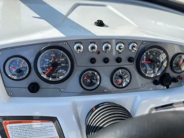 Slide: The Image of Tahoe 185S 2022 - 30