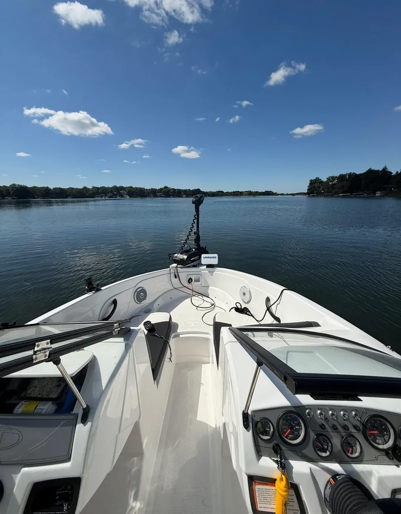 Slide: The Image of Tahoe 185S 2022 - 34