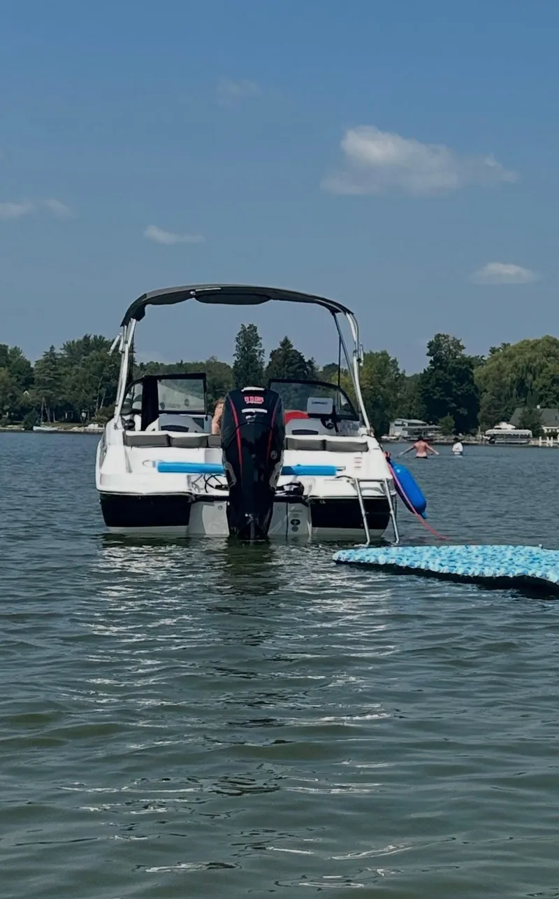 Slide: The Image of Tahoe 185S 2022 - 37