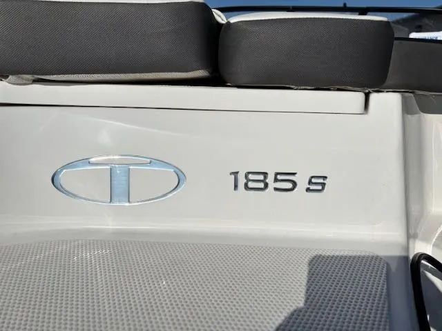 Slide: The Image of Tahoe 185S 2022 - 5