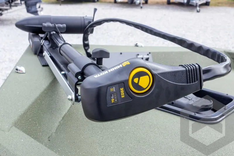 Slide: The Image of Trolling motor on 2026 Vexus Defender 181 boat, featuring Minn Kota Edge control. - 19