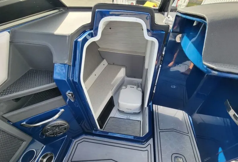 Slide: The Image of Cobalt R6 Surf 2026 - 7