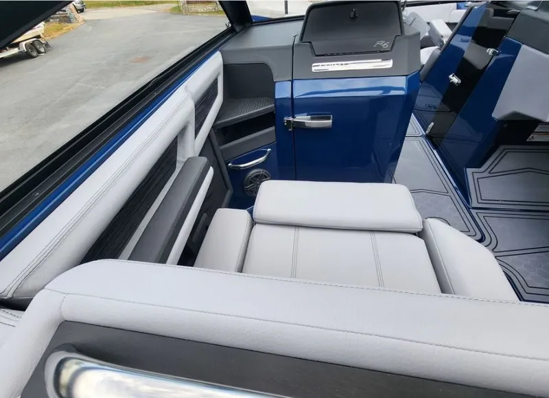 Slide: The Image of Cobalt R6 Surf 2026 - 11