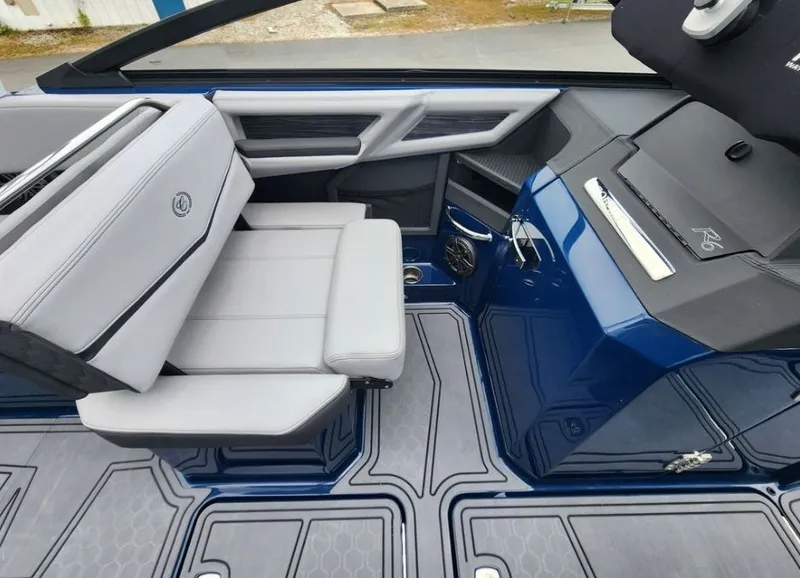 Slide: The Image of Cobalt R6 Surf 2026 - 12