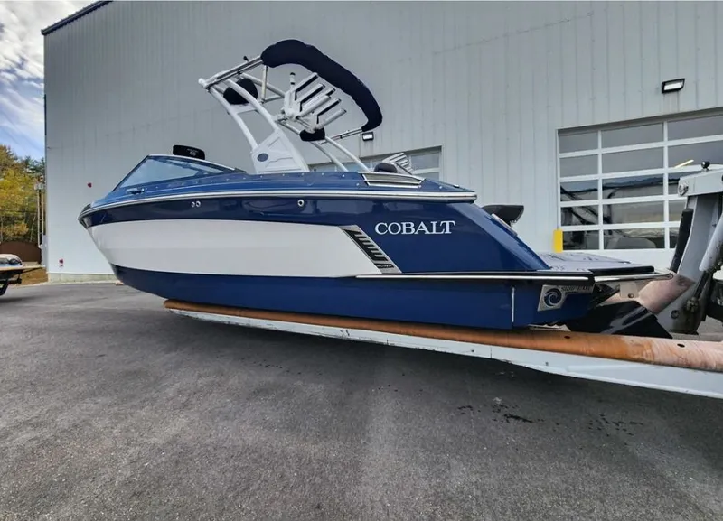 Slide: The Image of Cobalt R6 Surf 2026 - 3