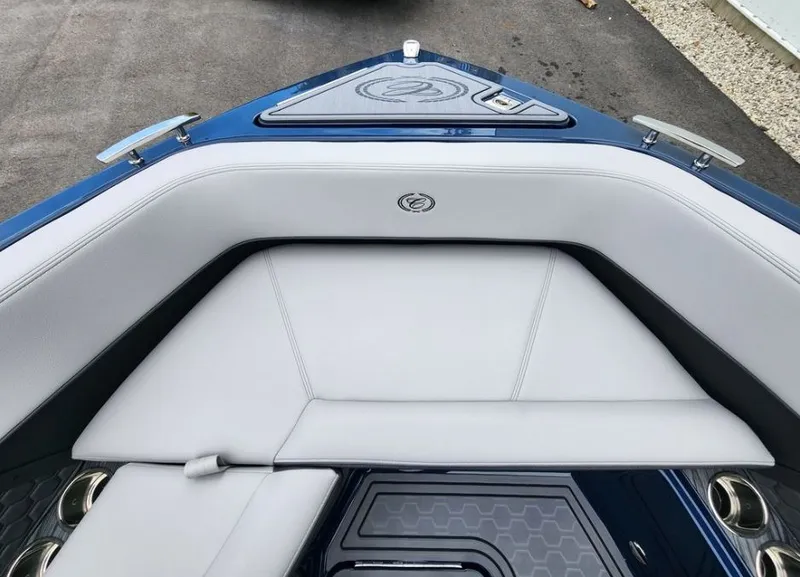 Slide: The Image of Cobalt R6 Surf 2026 - 8