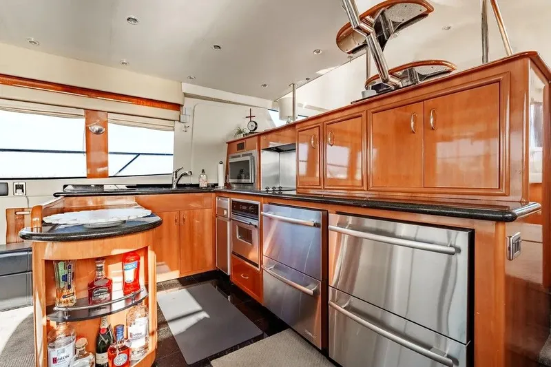 Slide: The Image of Carver Yachts 560 Voyager 2006 - 12