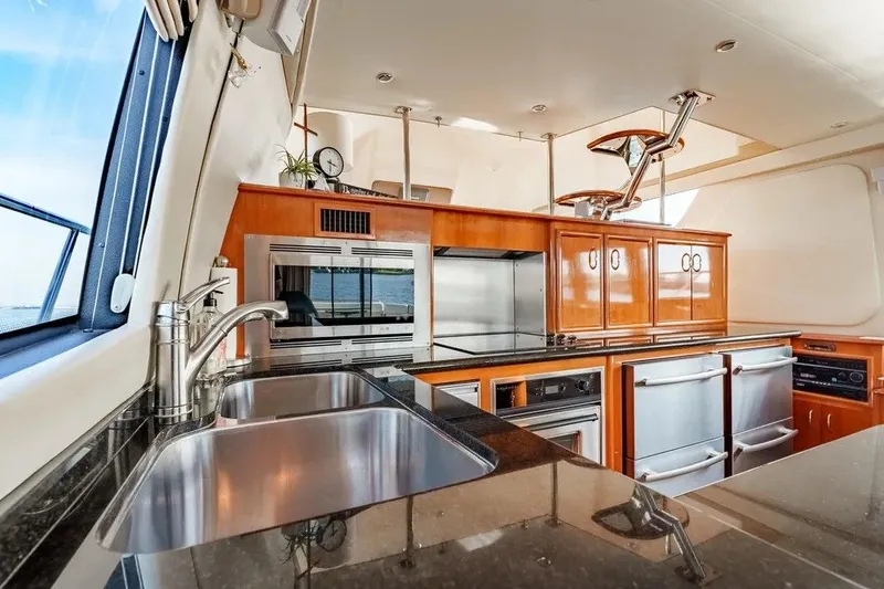 Slide: The Image of Carver Yachts 560 Voyager 2006 - 13