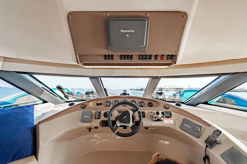 Slide: The Image of Carver Yachts 560 Voyager 2006 - 17
