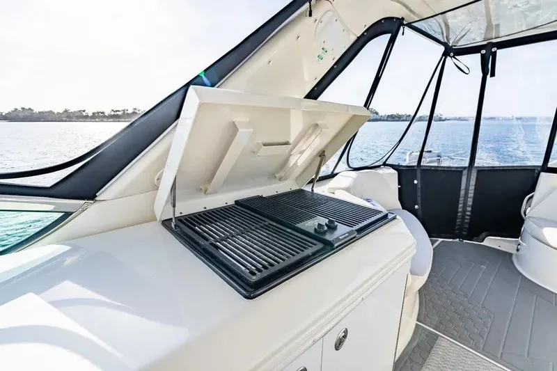 Slide: The Image of Carver Yachts 560 Voyager 2006 - 41