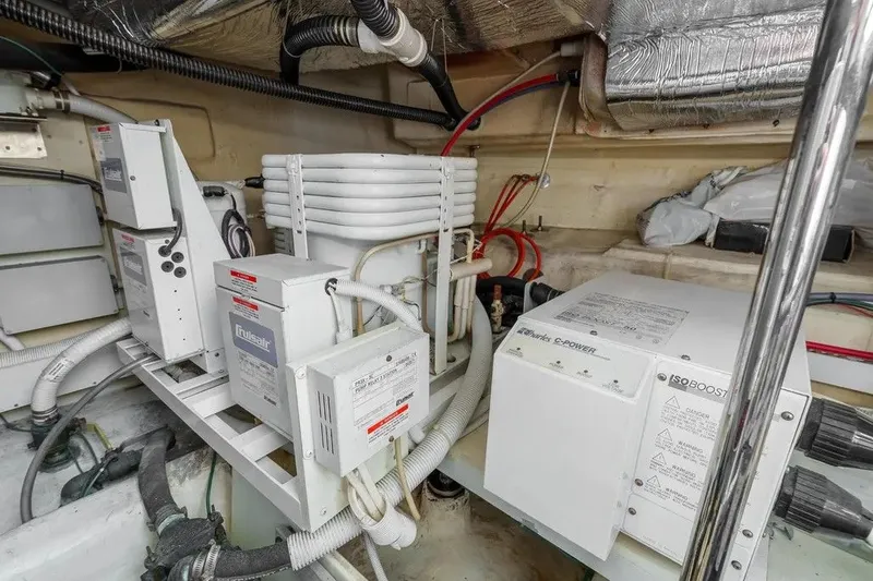 Slide: The Image of Carver Yachts 560 Voyager 2006 - 44