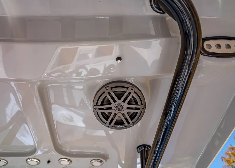 Slide: The Image of Sea Hunt Ultra 229 2026 - 13