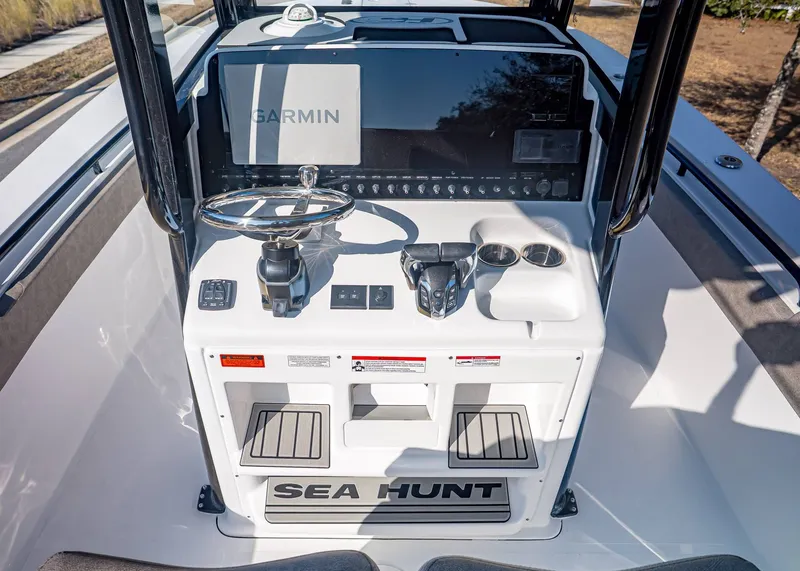 Slide: The Image of Sea Hunt Gamefish 27 Coffin Box 2026 - 21