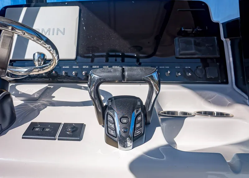 Slide: The Image of Sea Hunt Gamefish 27 Coffin Box 2026 - 23